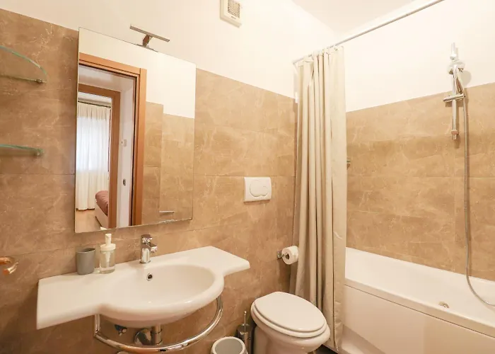 Free Parking Chic - Balcony, Ac, Wi-fi Apartamento